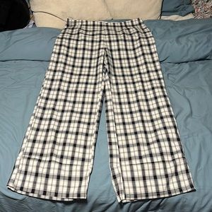 High waisted, wide legged pants